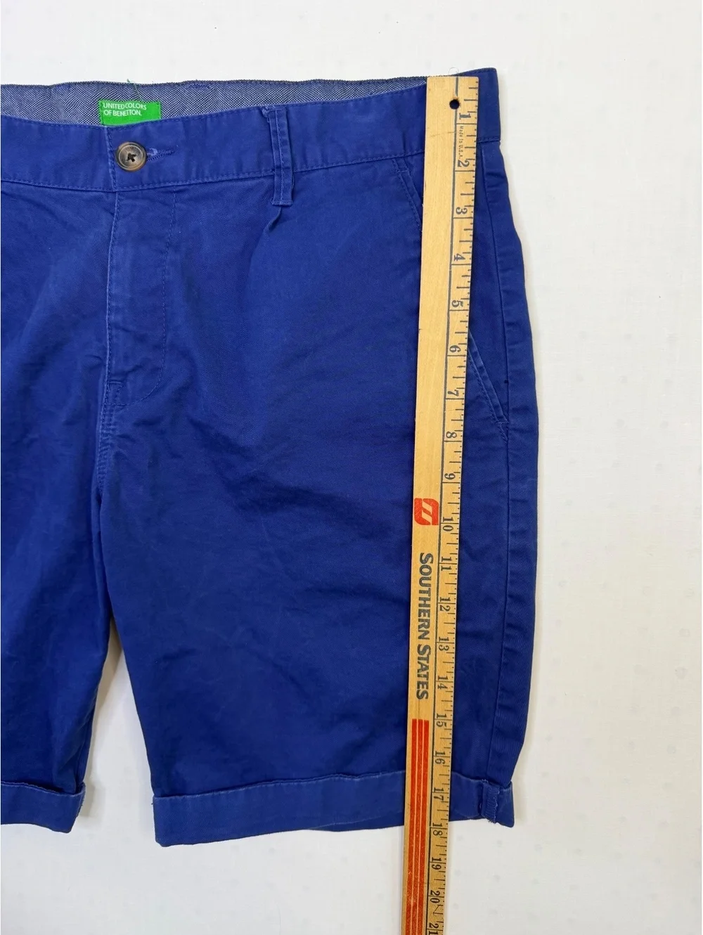 classic United Colors of Benetton Chino Bermuda Shorts Size 34 QuietLuxury Retro